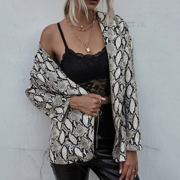 Luxe SnakeSkin Print open front blazer - Picture 3 of 5